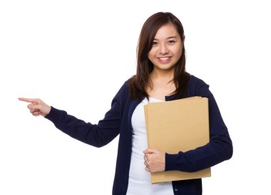 Asya genç kadın mavi hırka