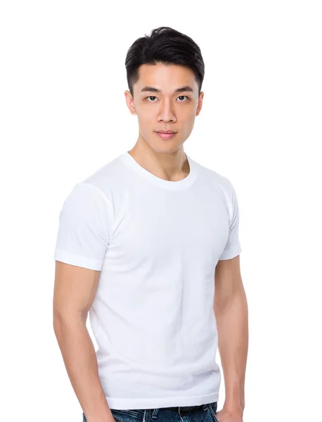 Asiático bonito homem em branco t-shirt — Fotografia de Stock