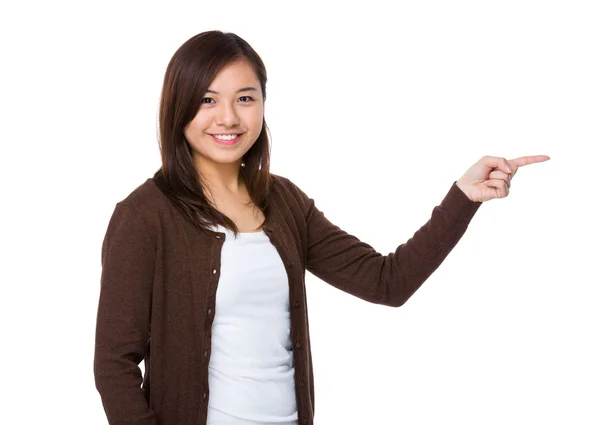 Azjatycki młoda kobieta w brązowy sweter — Zdjęcie stockowe