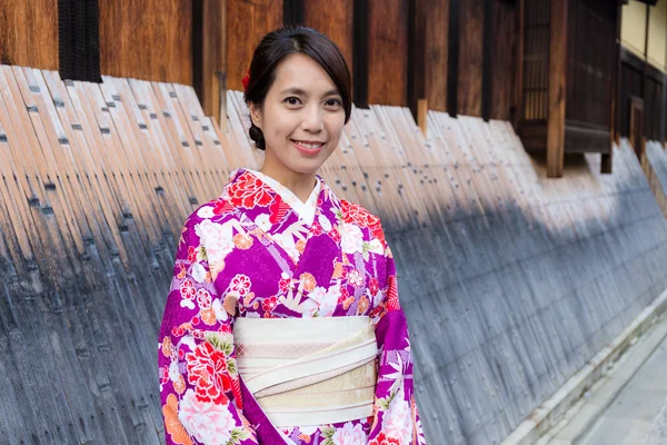 Japanese woman in traditional costume — Stock Photo, Image