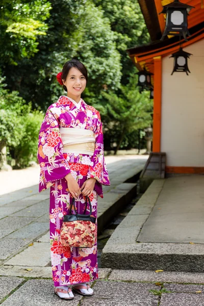 Mulher japonesa em traje tradicional — Fotografia de Stock