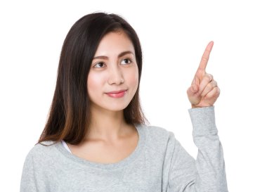 gri süveterli Asyalı genç kadın