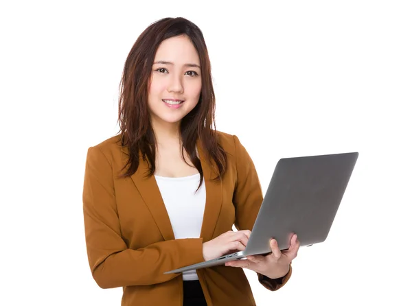 Young asian businesswoman in business suit — Stock Photo, Image