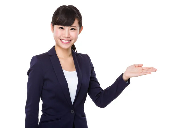 Joven asiática mujer de negocios traje — Foto de Stock