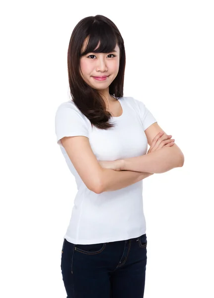 Asiatiska ung kvinna i vit t-shirt — Stockfoto