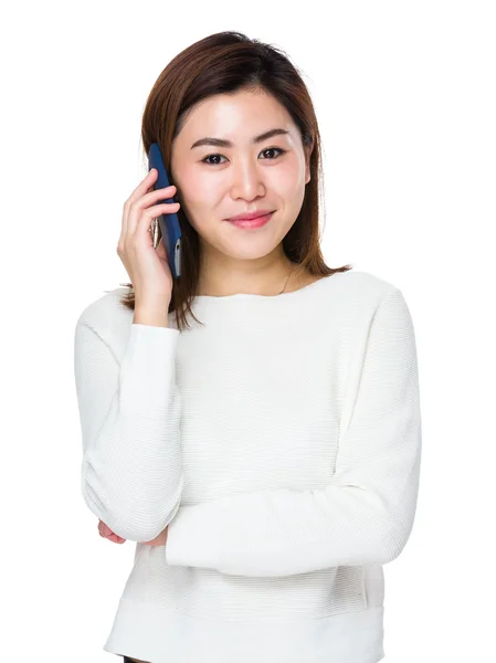 Asijská dívka v bílém svetru — Stock fotografie