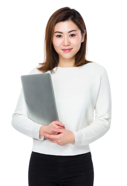 Asiatico giovane donna in bianco maglione — Foto Stock