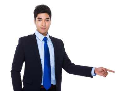 İş takım elbiseli genç Asyalı işadamı