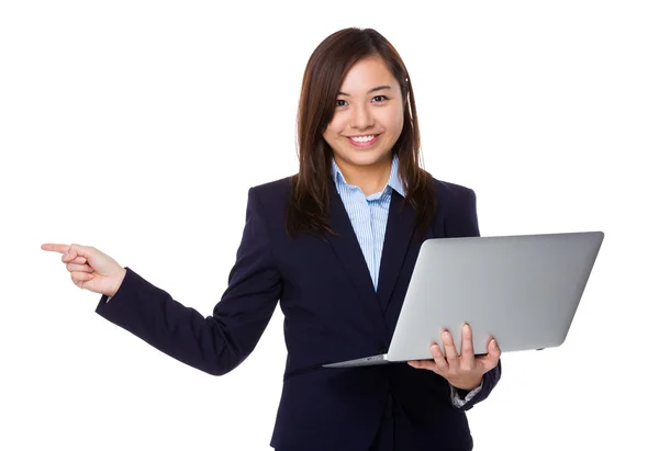 Young asian businesswoman in business suit — Stock Photo, Image