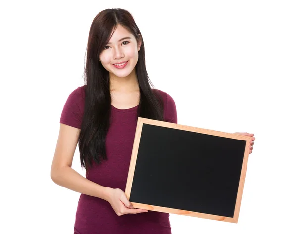 Asiática joven mujer en rojo camiseta — Foto de Stock