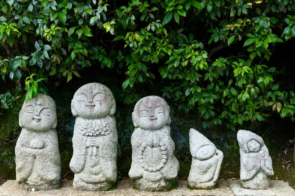 Nagomi jizo, Statues dans le temple japonais — Photo