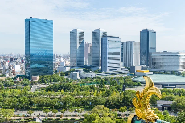 Osaka iş bölgesi ile altın balık çatı döşeme — Stok fotoğraf