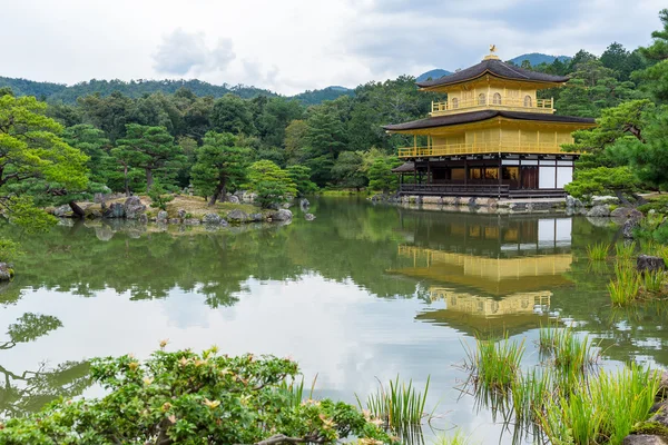 Pavilhão de Ouro no Templo de Kinkakuji — Fotografia de Stock