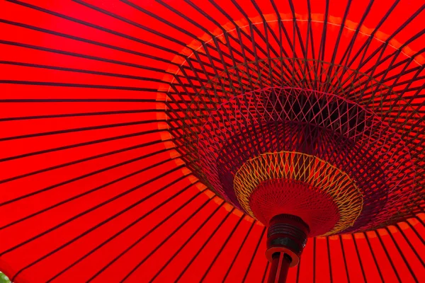 Geleneksel Japon kırmızı şemsiye — Stok fotoğraf
