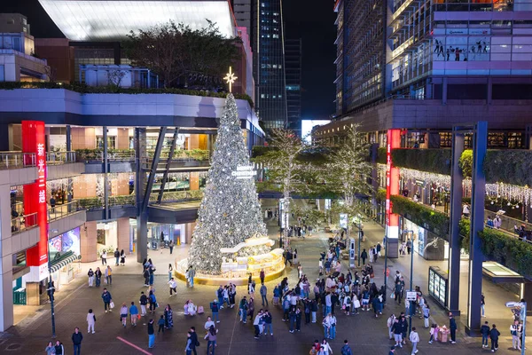 Tayvan 17 Eylül 2025: Taipei şehri Xinyi 'de Noel süslemeleri gecesi