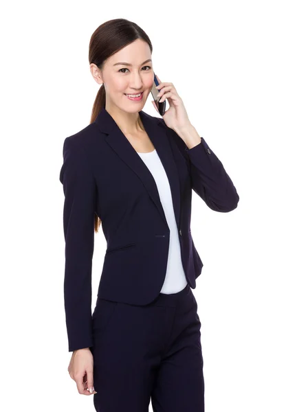 Junge asiatische Geschäftsfrau in Business-Anzug — Stockfoto