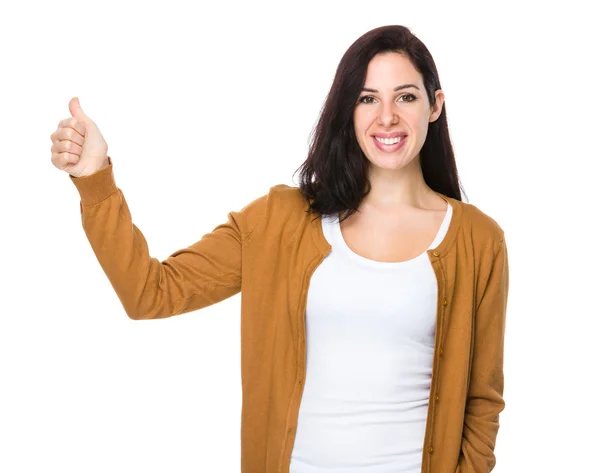 Kaukasische jonge vrouw in bruin vest — Stockfoto