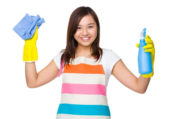 Asian young housewife in apron — Stock Photo, Image