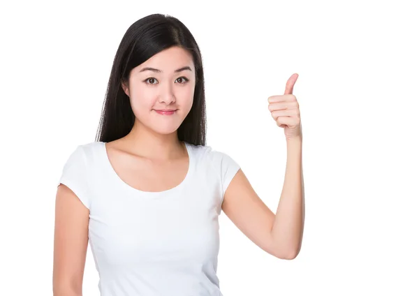 Asiático jovem mulher em branco t-shirt — Fotografia de Stock