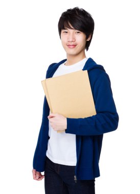 Mavi kazaklı Asya genç adam