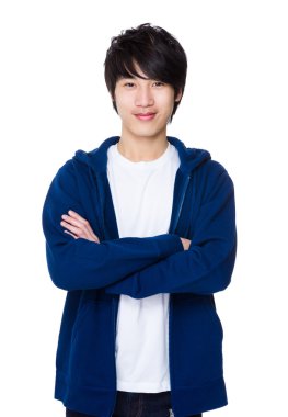 Mavi kazaklı Asya genç adam