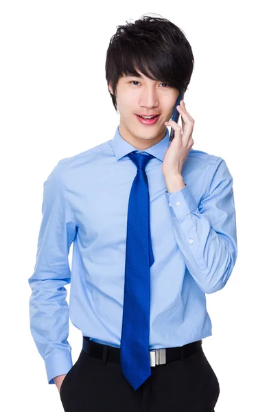 Молодой азиатский бизнесмен в деловой одежде — стоковое фото