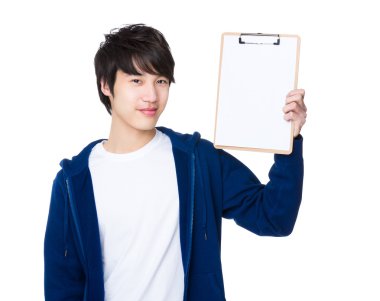 Mavi kazaklı Asya genç adam