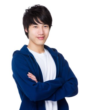 Mavi kazaklı Asyalı adam