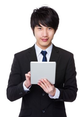 Tablet pc kullanımı genç işadamı