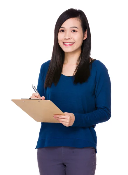 Asiatico giovane donna in blu maglione — Foto Stock