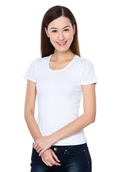 Asiatique jeune femme en blanc t-shirt — Photo