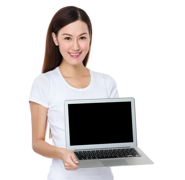 Asian young woman in white t-shirt — Stock Photo, Image