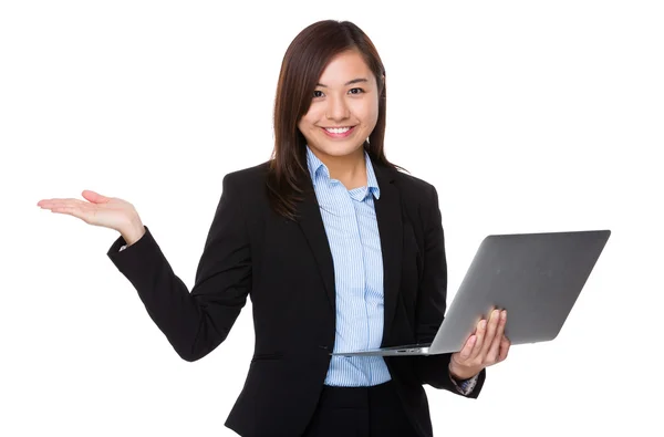 Young asian businesswoman in business suit — Stock Photo, Image