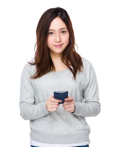 Young woman use cellphone — Stock Photo, Image