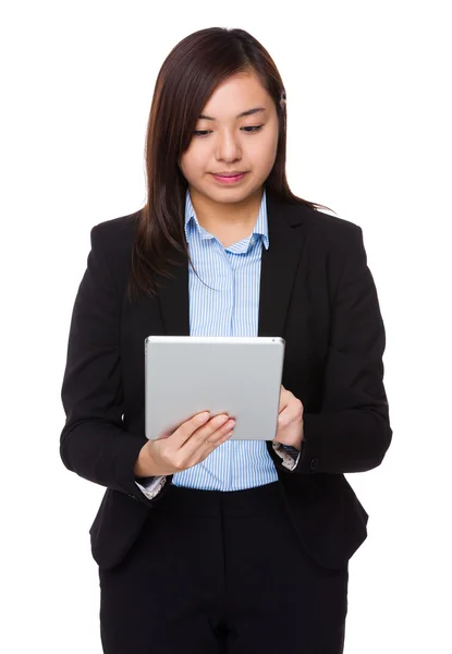 Young asian businesswoman in business suit — Stock Photo, Image