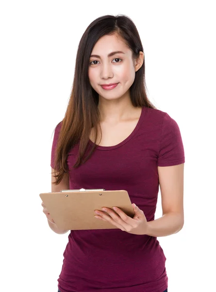 Asiática joven mujer en rojo camiseta — Foto de Stock