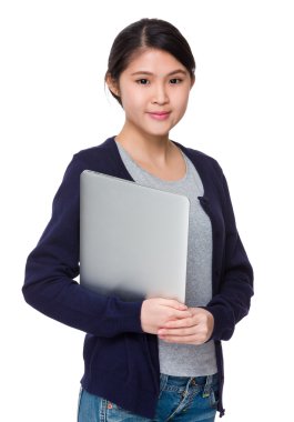 Asya genç kadın mavi hırka