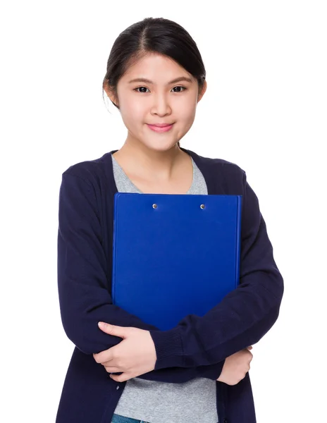 Asiática joven mujer en azul cárdigan — Foto de Stock
