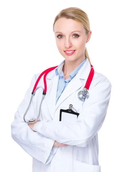 Caucasiana médico feminino em casaco branco — Fotografia de Stock