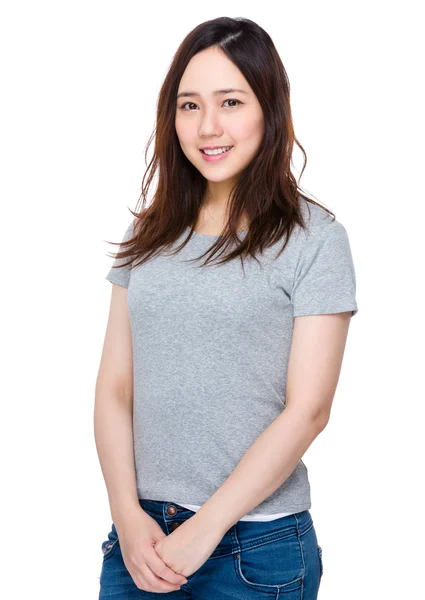 Asiatico giovane donna in grigio t-shirt — Foto Stock