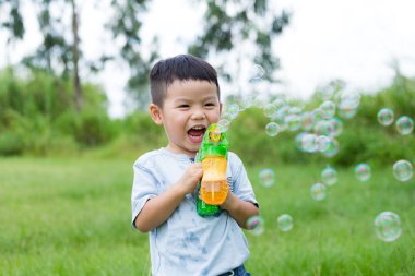 şirin Asyalı küçük çocuk