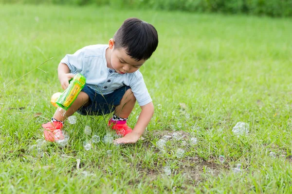 Carino asiatico piccolo ragazzo — Foto Stock