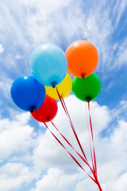 Renkli Hava balonlar gökyüzünde