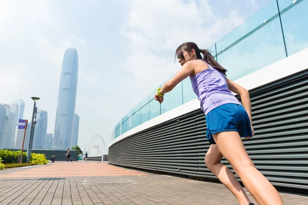 女人在 Hong 香港中运行 — 图库照片