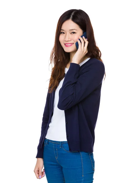 Azjatycki młoda kobieta w niebieski sweter — Zdjęcie stockowe
