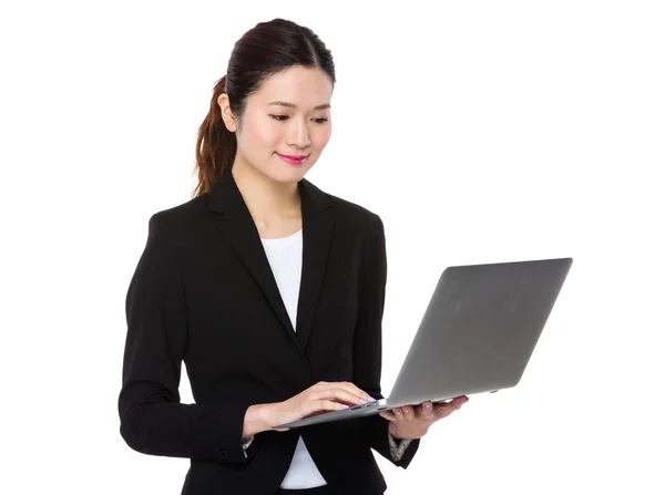 Young asian businesswoman in business suit — Stock Photo, Image