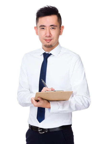 Молодой азиатский бизнесмен в белой рубашке — стоковое фото