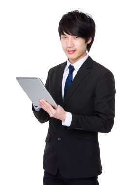 İş takım elbiseli genç Asyalı işadamı