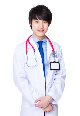 Asyalı erkek doktor beyaz ceket