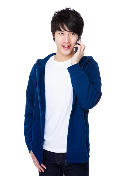 Pemuda Asia dengan sweater biru — Stok Foto